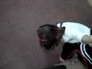 brincando no parque do colegio