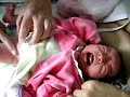 Lara Trocando Fralda