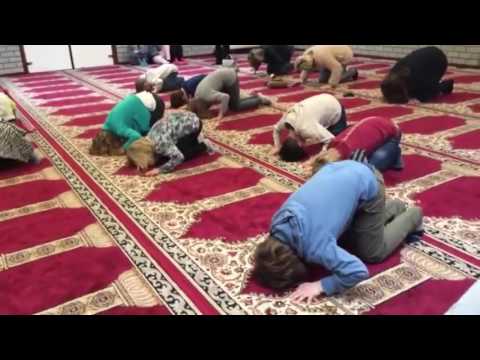 WATCH – School Forces Children To Do THIS at Muslim Mosque, Conservatives Are FURIOUS item-thumbnail