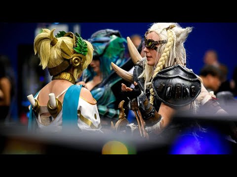 Gamingfans aus der ganzen Welt: Cosplayer erobern die Gamescom