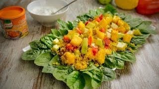 Aqueça o azeite com o caril e o caldo Knorr granulado de galinha. Deixe fritar um pouco mexendo bem