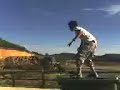 loco subido en un contenedor