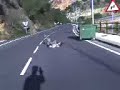 loco subido en un contenedor