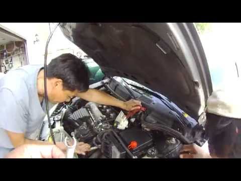 how to bleed brakes on saturn ion