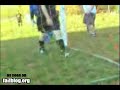Jugador cobra un penal y termina golpeado