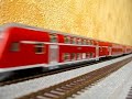 Doppelstockzug mit BR 111 in H0