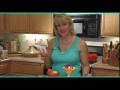 videos de Gadget GalÂ® shows how to quickly dice veggies.