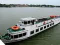 Einfahrt eines Passagierschiffes ins Dock.