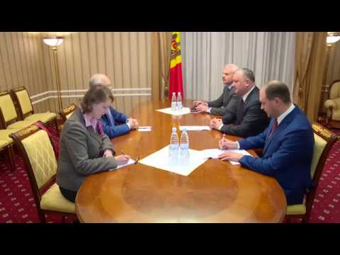 Президент страны Игорь Додон провел встречу с Послом Российской Федерации в Республике Молдова Фаритом Мухаметшиным