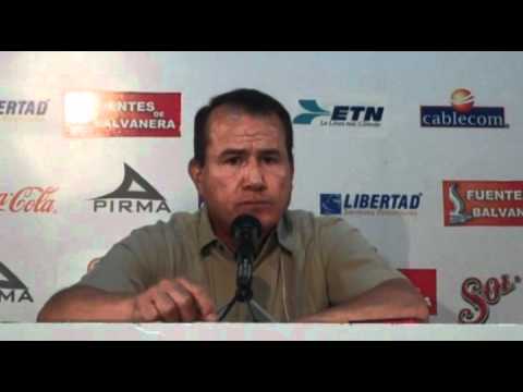 Rueda de Prensa Efrain Flores 