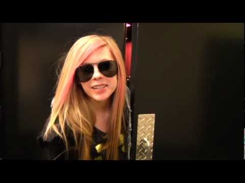 RYAN SEACREST SHOUTOUT - Avril Lavigne Video