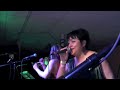 claudia castrejon a duo con la sonora dinamita