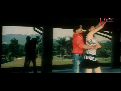 romance, paresh rawal, romance in car, kaarwal
