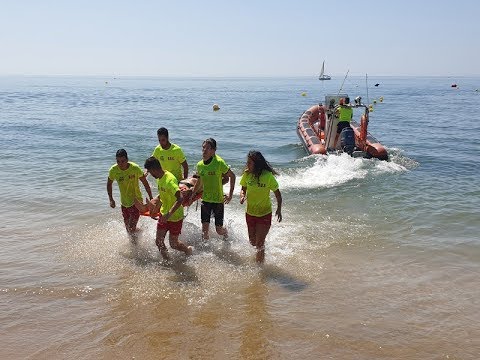 Simulacro de Salvamento en Playa Central de Isla Cristina.