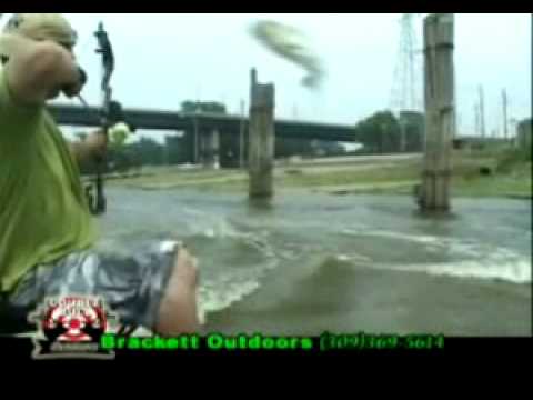 Aerial bowfishing with Double Bull