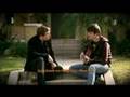 Filip & Fredrik - En riktig vän i Sverige pussas och kramas