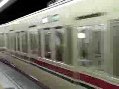 都営新宿線急行が小川町駅を通過