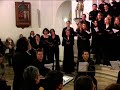 Rudolf Mauersberger (1889 - 1971)Wie liegt die Stadt so wüstThe recording shows the Monteverdi Choir Würzburg with its conductor Matthias Beckert at the memorial concert on March 16, 2008 in the Augustinerkirche commemorating the 63rd anniversary of the bombing of Würzburg.For further information please visithttp://www.monteverdi-choir.comThe music was composed on Good Friday and Holy Saturday (March 30/31) 1945 under the impression of the completely destroyed city of Dresden due to the bombings on February 13-15, 1945. It premiered on August 4, 1945 in the ruin of the Kreuzkirche in Dresden.lyrics (from the lamentations of Jeremia)Wie liegt die Stadt so wüst,die voll Volks war.Alle ihre Tore stehen öde.Wie liegen die Steine des Heiligtums vorn auf allen Gassen zerstreut.Er hat ein Feuer aus der Höhe in meine Gebeine gesandtund es lassen walten.Ist das die Stadt, von der man sagt,sie sei die allerschönste,der sich das ganze Land freuet.Sie hätte nicht gedacht, dass es ihr zuletzt so gehen würde;sie ist ja zu gräulich heruntergestoßenund hat dazu niemand, der sie tröstet.Darum ist unser Herz betrübtund unsre Augen sind finster geworden.Warum willst du unser so gar vergessen und uns lebenslang so gar verlassen!Bringe uns, Herr, wieder zu dir,dass wir wieder heim kommen!Erneue unsere Tage wie vor alters.Herr, siehe an mein Elend,ach Herr, siehe an mein Elend!Siehe an mein Elend!