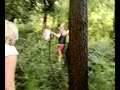 Sette ragazzi, un bagno da cercare, un sottobosco indiscreto, arbusti e grida e spine. E il tom tom che non serve perchè la strada te la scegli tu.