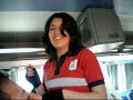 enseñando a bailar cumbia