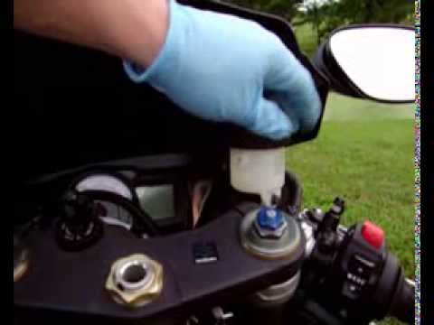 Suzuki GSXR 600 – Front Brake Repair and Flush – Part 3