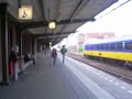 Huppelen op het perron