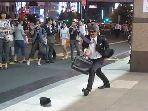 ストリートパフォーマンス 2010_06_13 新宿駅南口前