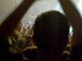 Joey Jordison gira con la batteria.AVI