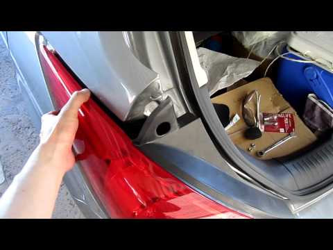 2007 Nissan Versa Brake Light Bulb Replacement