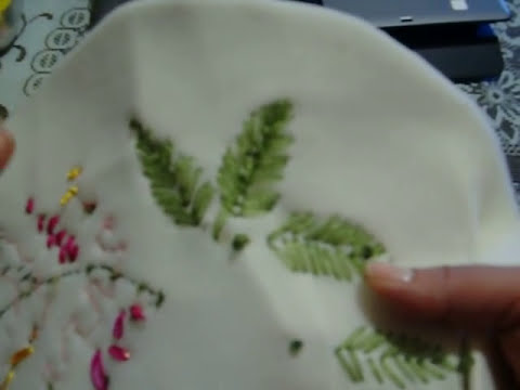 espina - hagamos una hoja coqueta utilizando la puntada espina de pescado, ideal para nochebuenas o flores bordadas.