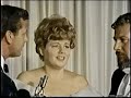 shelley wins her second oscar and loses a priceless necklace.