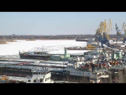 Волжские корабелы готовят к навигации речной флот и строят катера для армии