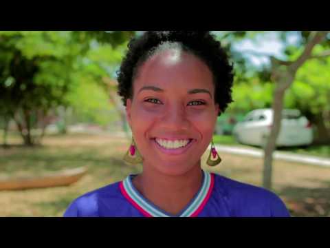 Atividades com bioconstrução em escola da Bahia tornam ambiente mais atraente