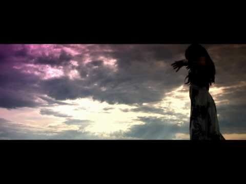 KarismatikClick - Voici le nouveau clip Ainsi va la vie de Kenza Farah extrait de son nouvel album Trésor déjà dans les bacs et également dispo sur iTunes : http://minu.me/3bb...