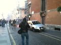 Fwd: "Per la sua incolumità, non fotografi" - 06blog.it - http://www.youtube.com/watch?v=nzNE9lzZKro&feature=player_embedded (tramite http://ff.im/vgQUf)