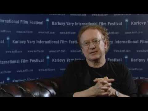 Boriboj - In this interview, recorded at the Karlovy Vary IFF in the Czech Republic in July 2009, Polish director Robert Gliński discusses his film Piggies, Świnki.