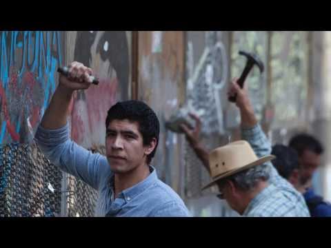 1080 - Con cucharas, piedras y palos, simpatizantes de Morena protestan en el Senado en contra de la reforma energética... www.proceso.com.mx.