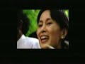 jane birkin chante pour aung san suu kyi qui est d�tenue dans sa maison sous surveillance en birmanie. elle ne peut meme pas voir sa famille, elle a �t� �lue en 1990 avec son partie d�mographique et les autorit�s ont tout fait pour ne pas qu'elle soit au pouvoir alors ils ont d�cid� de la d�tenir voila maintenant de sa 18 ans mais cela fait 15 ans qu'elle est d�tenue... regardez cette video et posez un geste pour elle en allant sur le site d'amnistie (www.amnistie.ca)