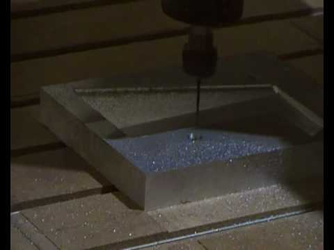 moldes de aluminio - Fresadora CNC MECANICAM MX 1000 1325 mecanizando molde de aluminio. (Matriceria)