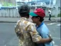 Vieja Gozona Besando a un Carajito