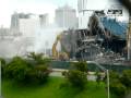 videos de Tiger Stadium Demolition Day 4 - Part of Roof comes down