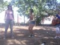 aprendemos a crescer
contentes em amar
sem temer o futuro
resolvemos arriscar
j� tudo estava marcado
nada se mudaria
cada um d� o seu melhor
na mat�ria que mais domina
sorrisos ou falsidades
isso n�o passou de cobardia
por esta grande amizade
que temos hoje em dia
o perfeito do imperfeito
foi eleito e � uma virtude
de amarmos cada um do seu jeito
n�s sim temos atitude

refr�o:
amarro o beijo que se quer soltar
espero que me sintas para me entregar
a cadeira, as costas, o cabelo e a cigarrilha
a dan�a do teu ombro...
e nesse instante em que o sil�ncio
� o bater do cora��o
fecha-se a porta
p�ra o rel�gio
as vizinhas recolhem

tu olhas-me...tu olhas-me...

olha para este mundo
que me deixa cair uma l�grima
n�o � por estar t�o redondo
� por ter esta m�goa
volto a falar no futuro
o futuro da tua vida
n�o v�s acabar l� no fundo
vais fazer a tua partida
inveja, bocas, e coisas mais...
deixem-se disso e venham viver
vamos recuperar o tempo perdido
dar um abra�o e dizer: estou contigo!

oh oh ohhhhhhhhhhh....

a uni�o faz a for�a, todos pela diferen�a, a melhor turma, t�o especial!

refr�o:
amarro o beijo que se quer soltar
espero que me sintas para me entregar
a cadeira, as costas, o cabelo e a cigarrilha
a dan�a do teu ombro...
e nesse instante em que o sil�ncio
� o bater do cora��o
fecha-se a porta
p�ra o rel�gio
as vizinhas recolhem...

http://izateixeira.blogspot.com/

(no video n�o aparece o nosso 