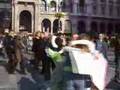 Free Hugs Campaign Italy - Abbracci Liberi a Milano 12.11.06