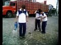 Limpando o passeio do colegio