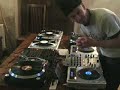 DJ TUTOR, MIXING ON 6 TURNTABLES AT THE SAME TIME