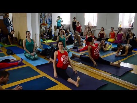 Юлия Андрейчук. Техника выполнения шпагатов. 2 часть Юлия Андрейчук. Техника выполнения шпагатов. 2 часть