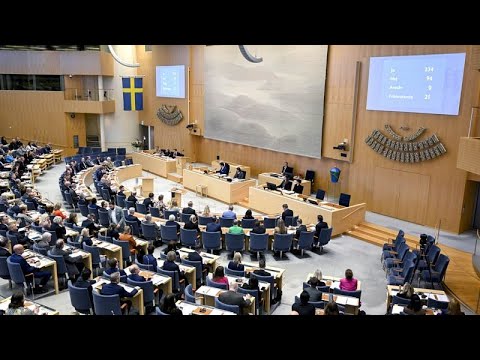 Suècia aprova la Llei trans i rebaixa l'edat mínima per al canvi de gènere als 16 anys