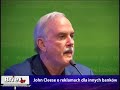 John Cleese o reklamach kr?conych dla innych bank�w