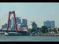 c'est � hambourg (it's in hamburg) was originally recorded in 1955. the song was sung by �dith piaf. the music is composed by marguerite monnot, and the lyrics are written by claude del�cluse.

c'est � hambourg a �t� initialement enregistr� en 1955. la chanson a �t� chant�e par �dith piaf. la musique a �t� compos�e par marguerite monnot, et les paroles ont �t� �crites par claude del�cluse.

c'est � hambourg (est� en hamburgo) fue grabado originalmente en 1955. la canci�n fue cantada por �dith piaf. la m�sica fue compuesta por marguerite monnot, y las letras fueron escritas por claude del�cluse.

c'est � hambourg (das ist in hambourg) war erst in 1955 aufgezeichnet. das lied war von �dith piaf gesungen. die musik war von marguerite monnot komponiert, und den liedtext war von claude del�cluse geschrieben.


c'est � hambourg, � santiago
a whitechapel, ou born�o
c'est � hambourg, � santiago
a rotterdam, ou � frisco

hello boy! you come with me?
�amigo! �te quiero mucho!
liebling! kom dort mit mich!

c'est � hambourg, au ciel de pluie
quand les nuages vont � pas lents
comme s'en vont les lourds chalands
le long des quais, crevant d'ennui
c'est � hambourg ou bien ailleurs
qu'� tous les gars en mal d'amour
qu'� tous les gars, depuis toujours,
moi je balance du r�ve en plein c?ur...

c'est � hambourg, � santiago
a whitechapel, ou born�o
c'est � hambourg, � santiago
a rotterdam, ou � frisco

c'est � hambourg, au ciel de pluie
quil a pos� ses mains sur moi
et qu'il m'a fait crier de joie
en me serrant fort contre lui
m'a dit �je t'aime!� � plus finir
�laisse donc l� tous tes marins!
laisse donc la mer, et puis viens!
moi, j'ai du bonheur � t'offrir...�

ma p'tite gueule...

c'est � hambourg, au ciel de pluie
dans les bastringues � matelots
que je trimballe encore ma peau
les bras ouverts � l'infini
car moi je suis comme la mer,
j'ai le c?ur trop grand pour un seul gars
j'ai le c?ur trop grand et c'est pour �a
que j'ai pris l'amour sur toute la terre

c'est � hambourg, � santiago
a whitechapel, ou born�o

so long, boy...
adi�s, amigo...
nacher, schatz...
au r'voir, p'tite gueule...