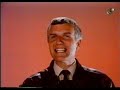 lyrics: escoutez, tous gentilz galloys, la victoire du noble roy fran�oys. et orrez, si bien escoutez, des coups ruez de tous costez. phiffres, soufflez,frappez. tambours toujours! avanturiers, bons compagnons, ensemble croisez vos bastons, bendez soudain, gentilz gascons, nobles, sautez dens les ar�ons, la lance au poing hardiz et promptz, comme lyons! haquebutiers, faictes voz sons! armes bouclez, frisques mignons, donnez dedans! frappez dedans! alarme, alarme. soyez hardiz, en joye mis ...